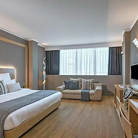 Porto Palace Hotel